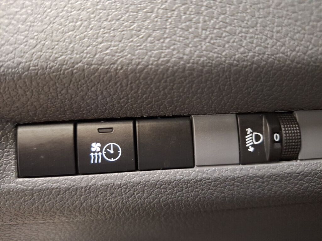 Opel Vivaro 2023 Valkoinen