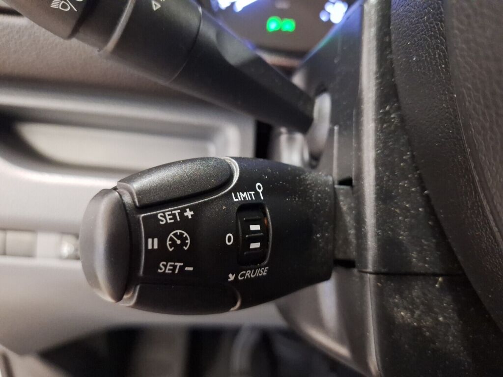 Opel Vivaro 2023 Valkoinen