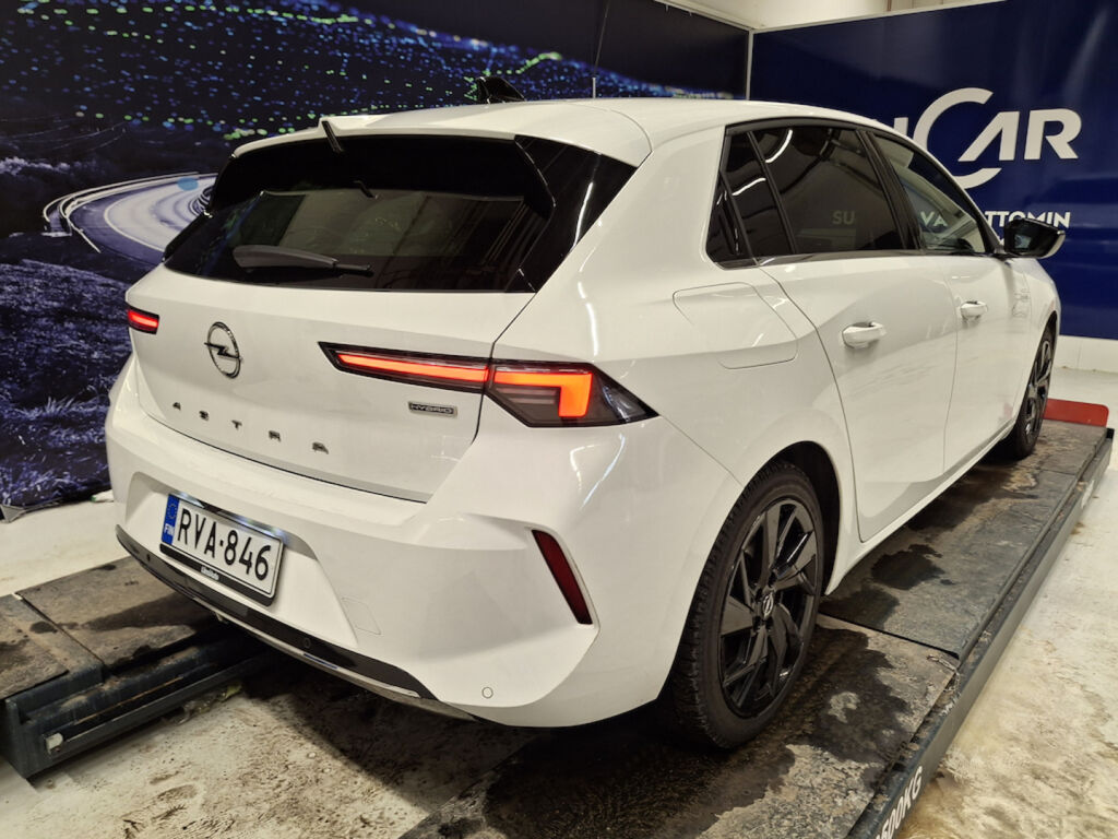 Opel Astra 2023 Valkoinen
