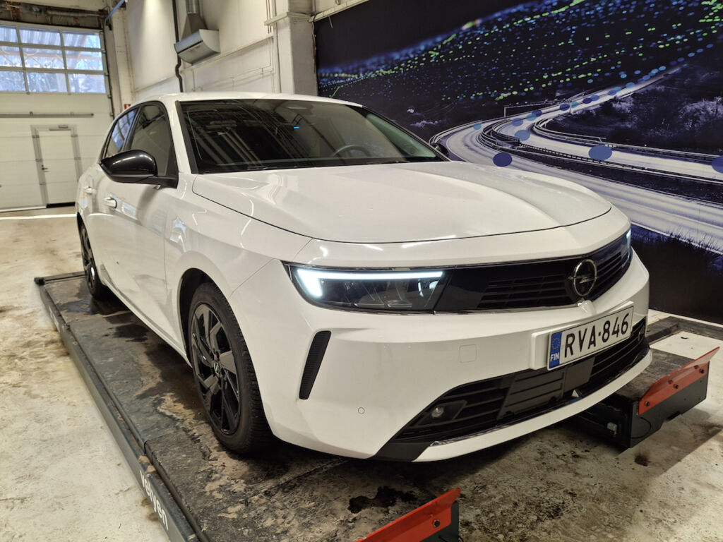 Opel Astra 2023 Valkoinen