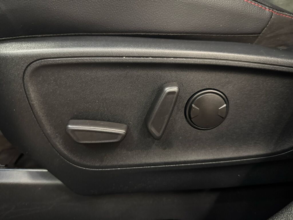 Ford Kuga 2023 Punainen