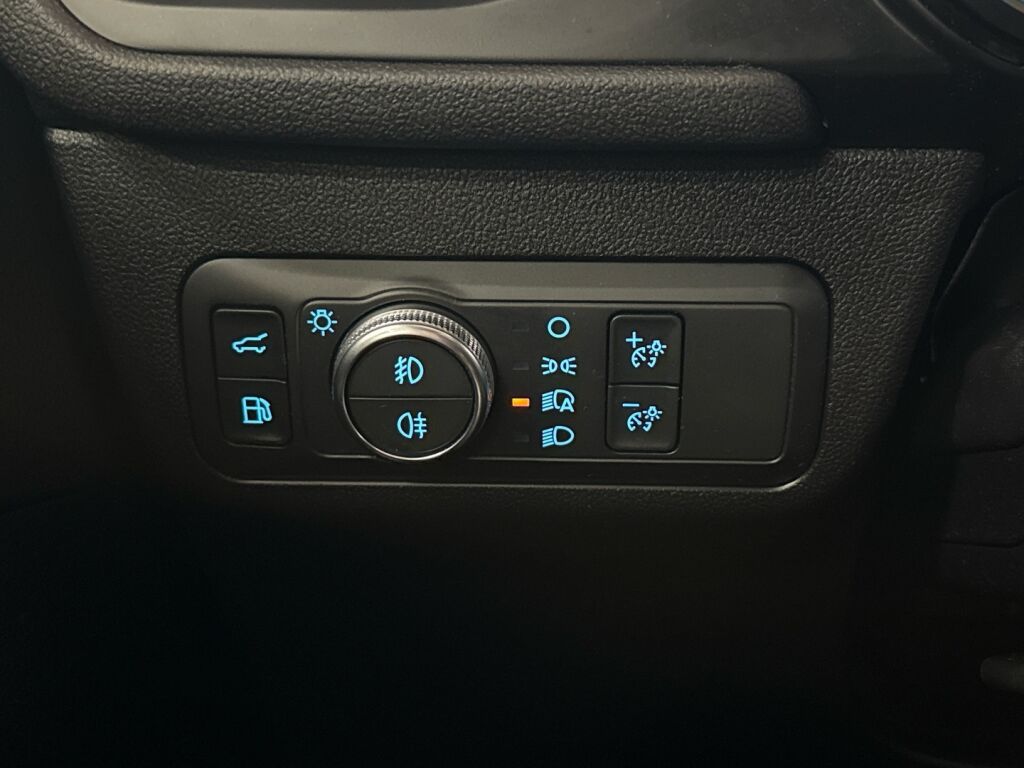 Ford Kuga 2023 Punainen