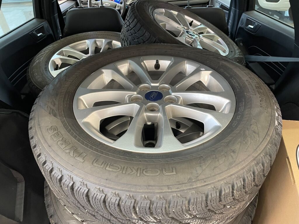Ford Kuga 2023 Lucid Red