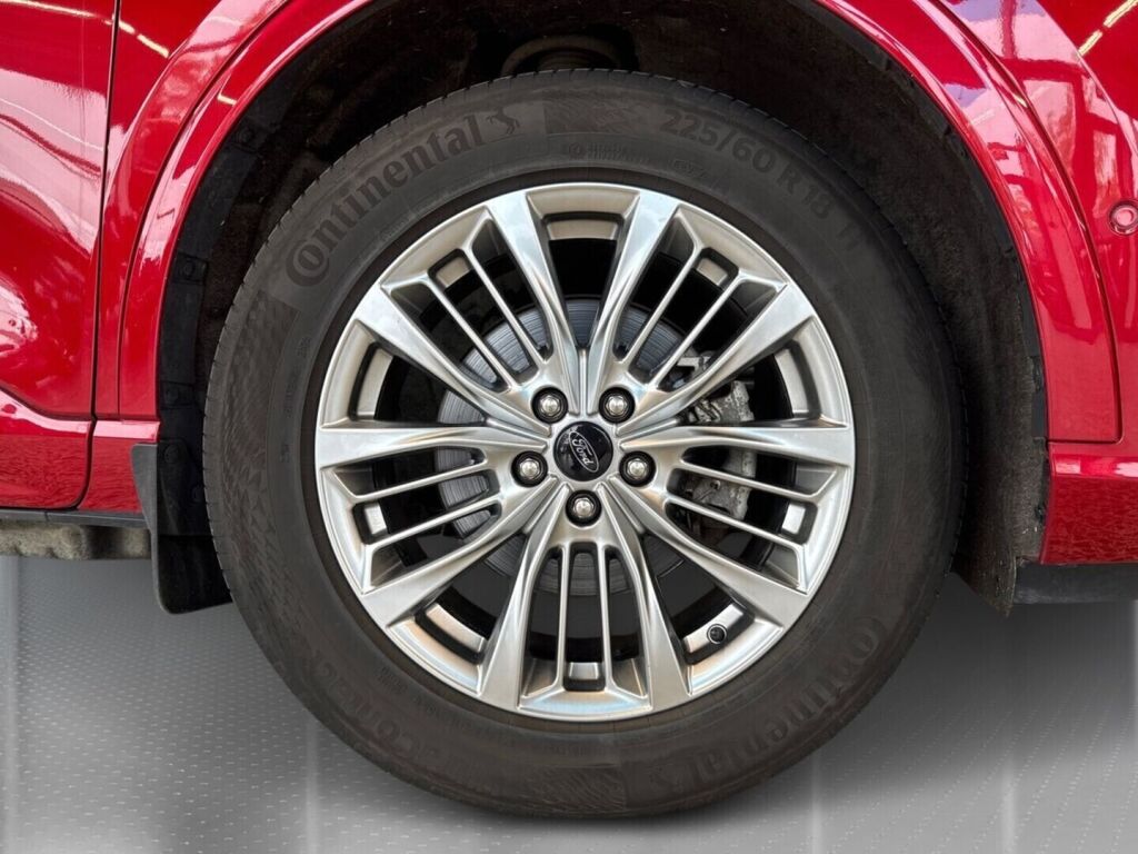 Ford Kuga 2023 Lucid Red