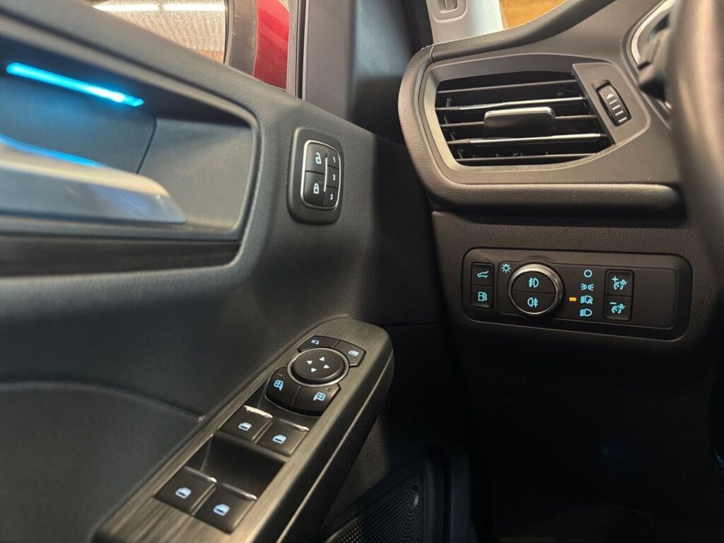 Ford Kuga 2023 Lucid Red