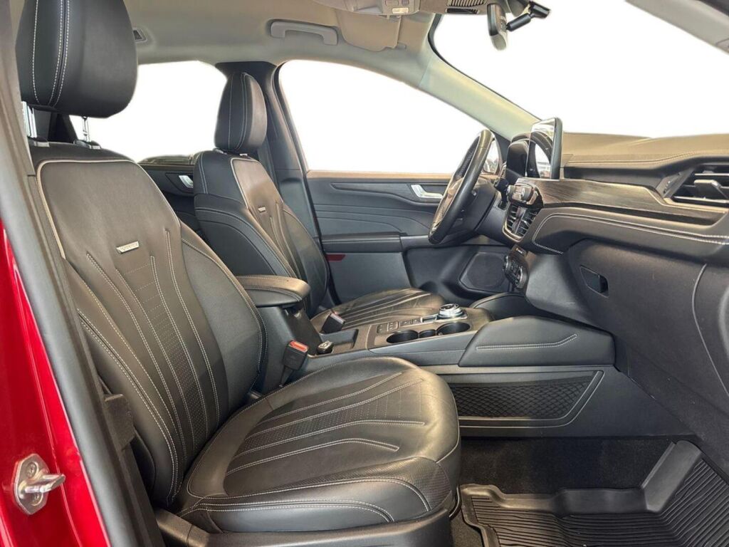 Ford Kuga 2023 Lucid Red