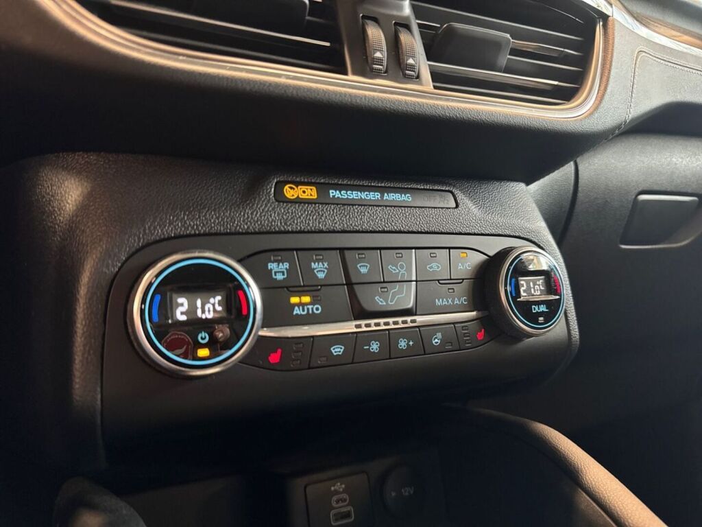 Ford Kuga 2023 Lucid Red