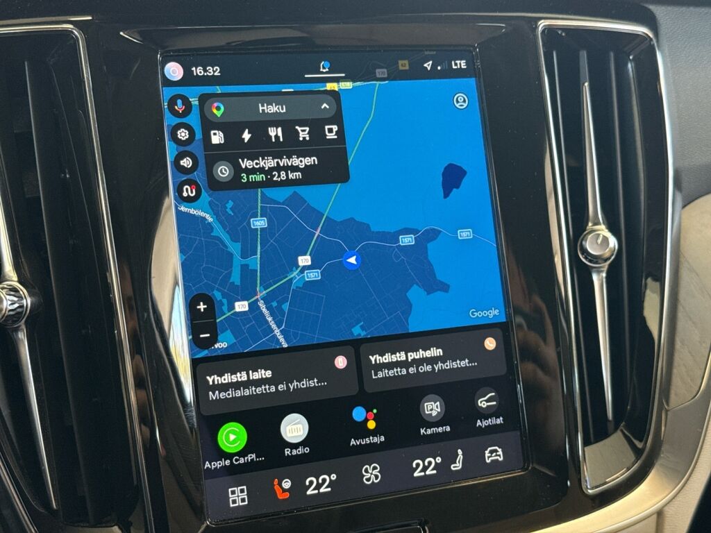 Volvo V60 2023 Musta