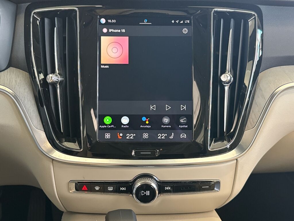 Volvo V60 2023 Musta