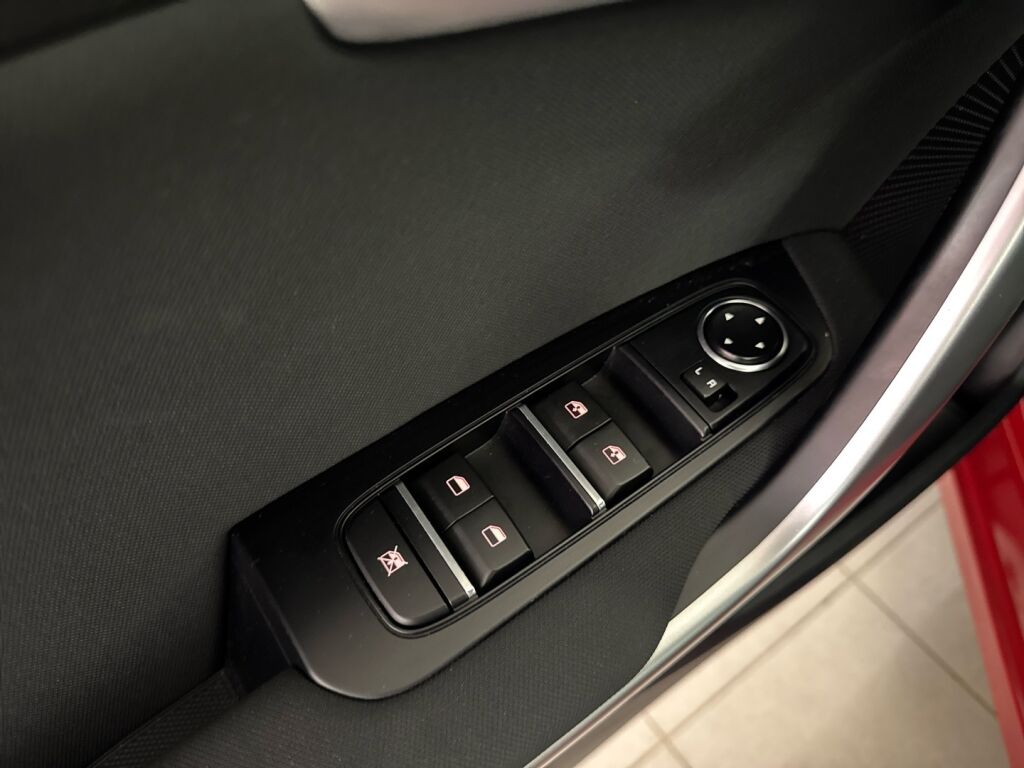 Kia Ceed 2023 Punainen