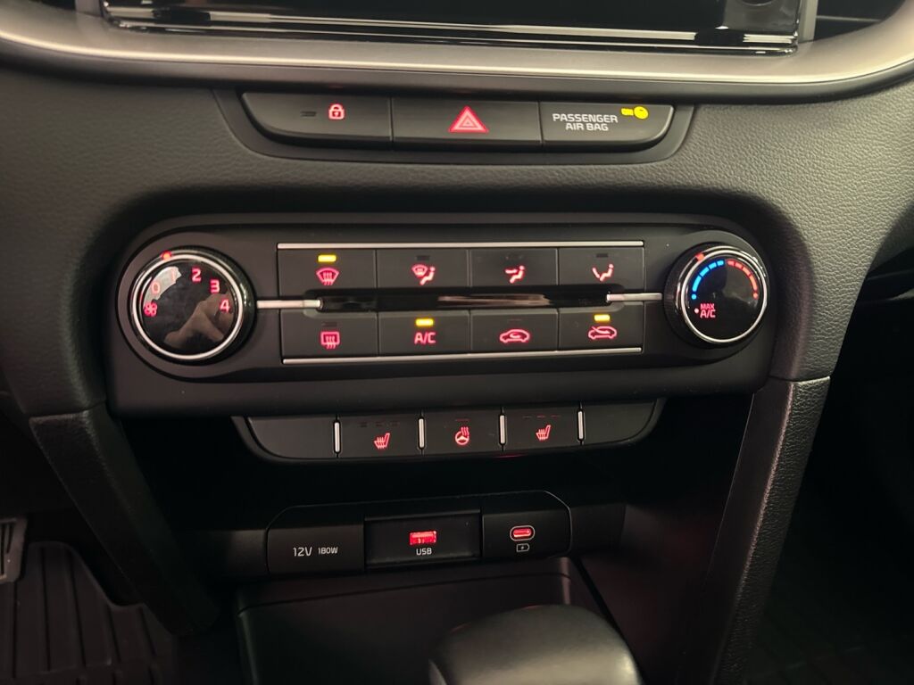 Kia Ceed 2023 Punainen