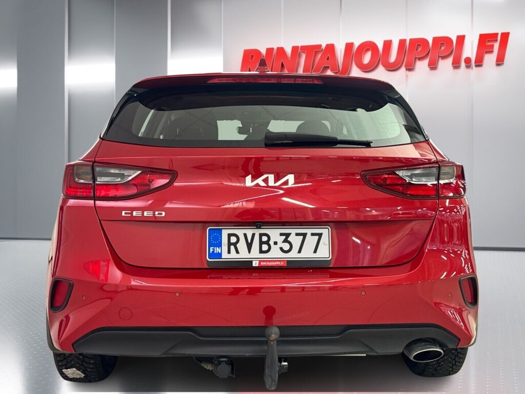 Kia Ceed 2023 Punainen