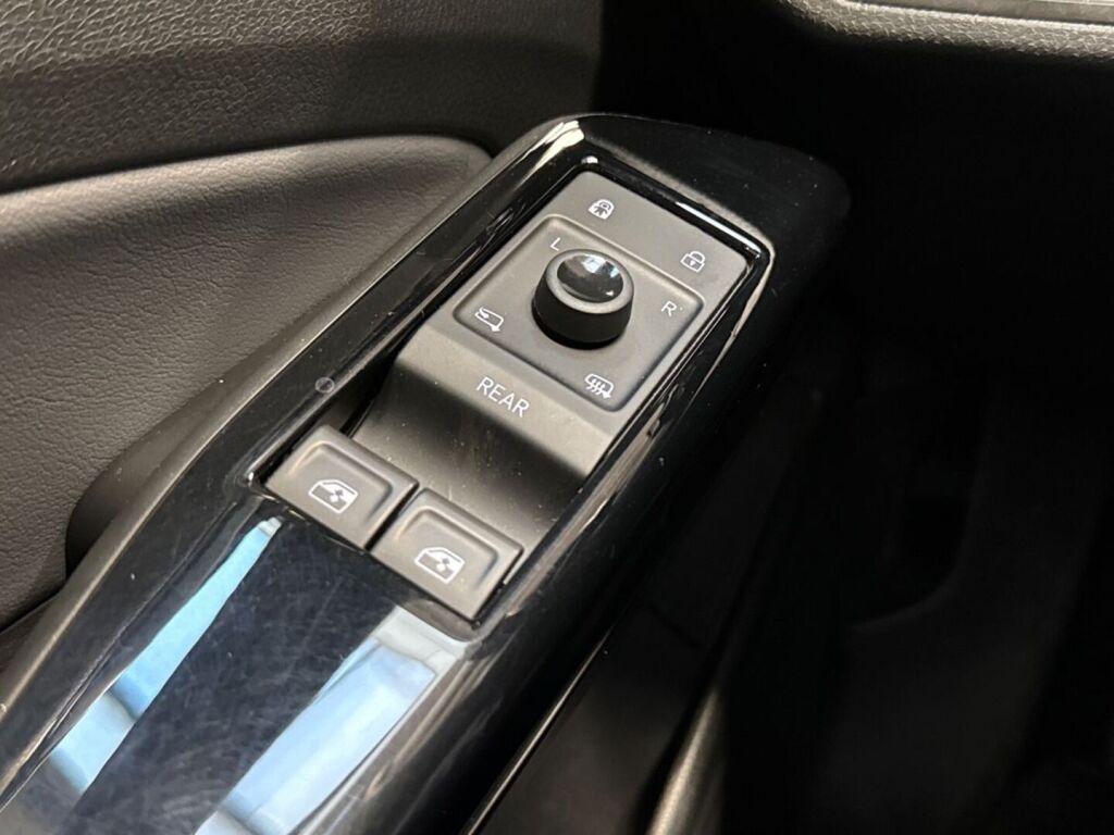 Volkswagen ID.4 2023 Punainen