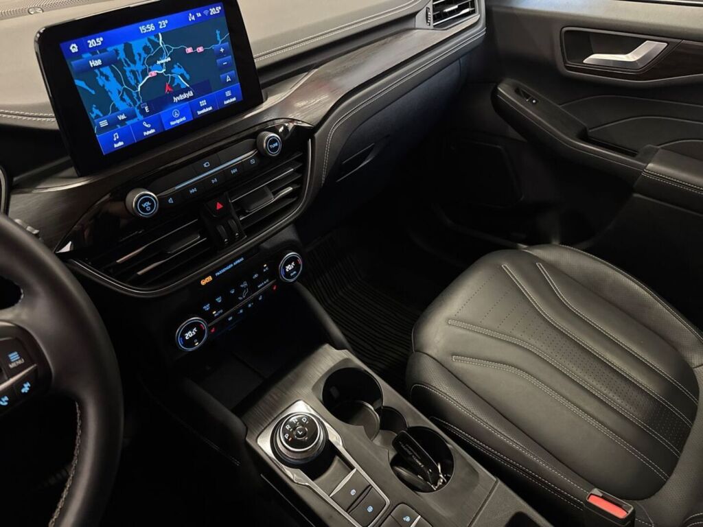 Ford Kuga 2023 Musta