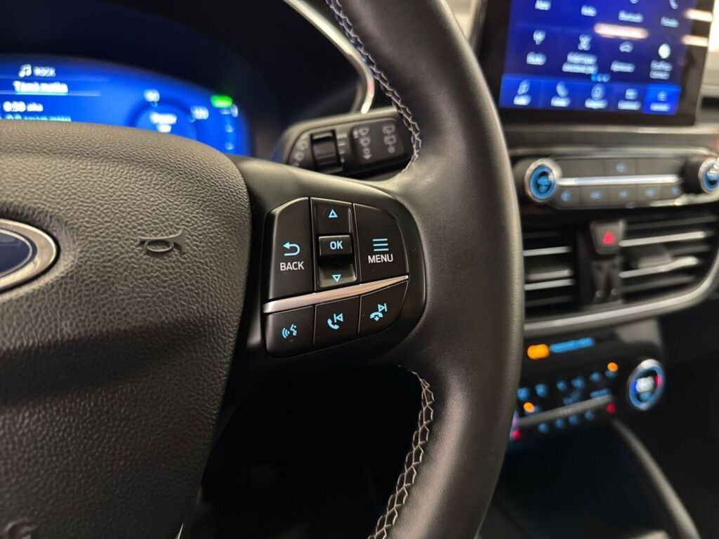 Ford Kuga 2023 Musta