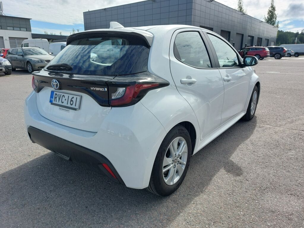 Toyota Yaris 2023 Valkoinen
