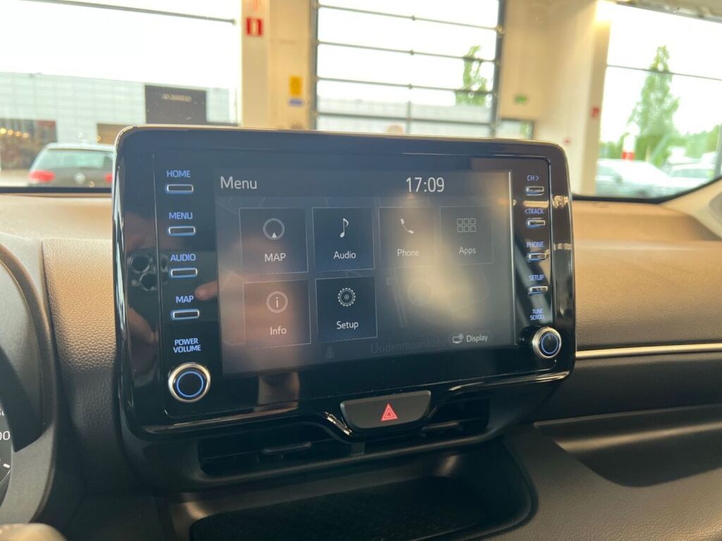 Toyota Yaris 2023 Valkoinen