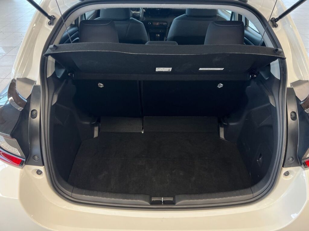 Toyota Yaris 2023 Valkoinen