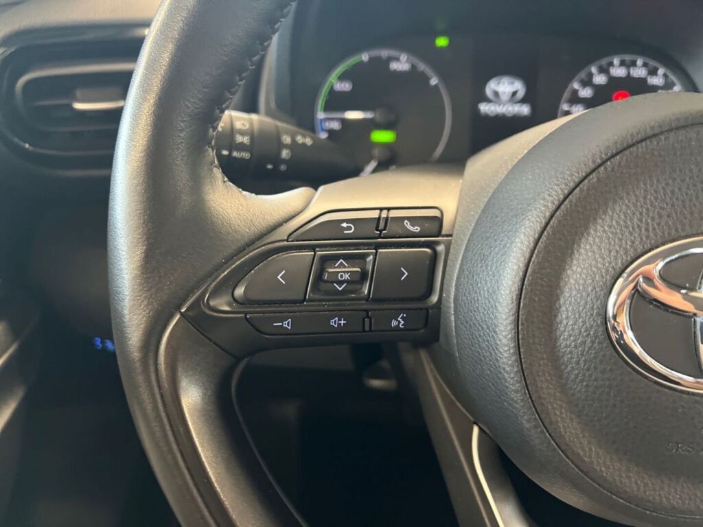 Toyota Yaris 2023 Valkoinen
