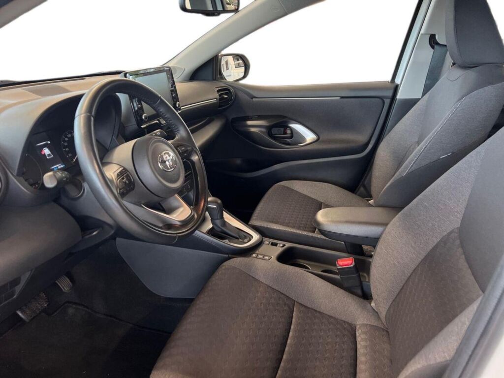 Toyota Yaris 2023 Valkoinen