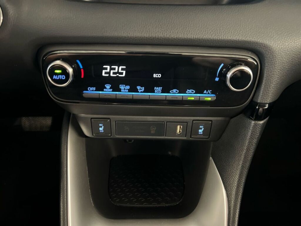 Toyota Yaris 2023 Valkoinen