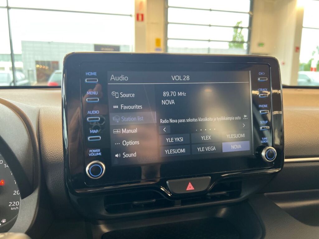 Toyota Yaris 2023 Valkoinen