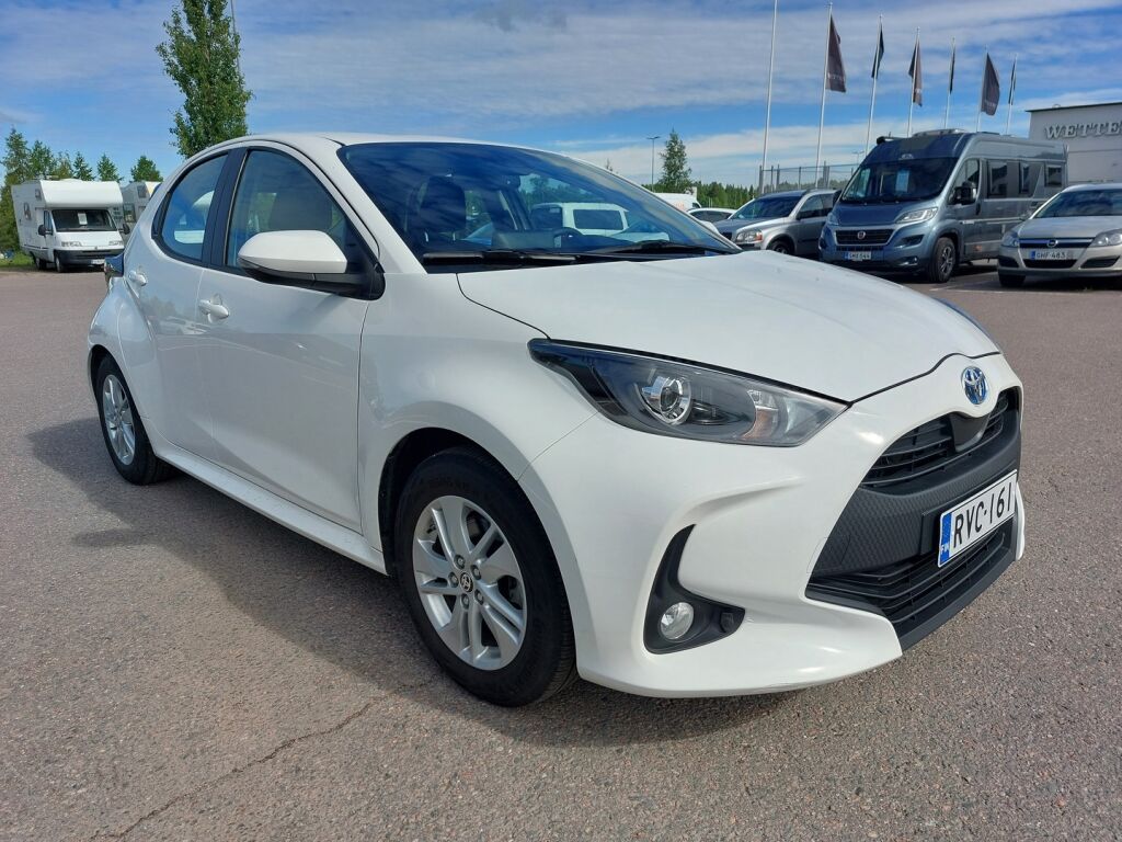Toyota Yaris 2023 Valkoinen