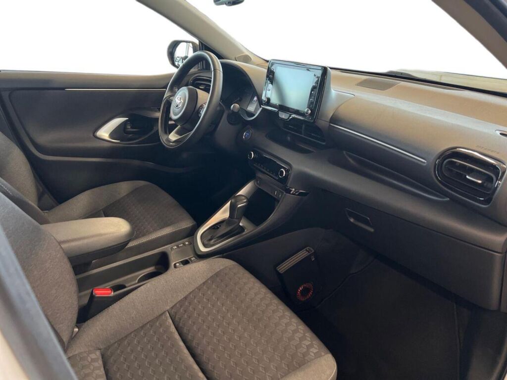 Toyota Yaris 2023 Valkoinen