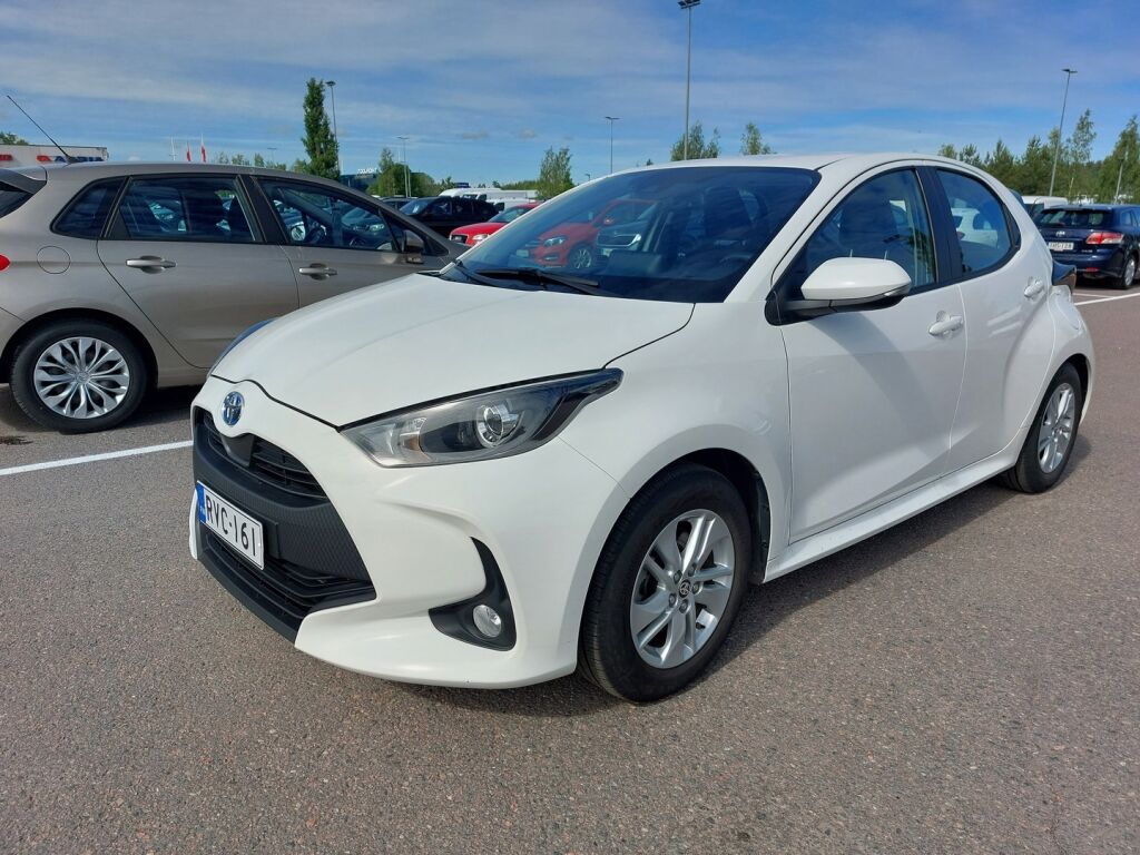 Toyota Yaris 2023 Valkoinen
