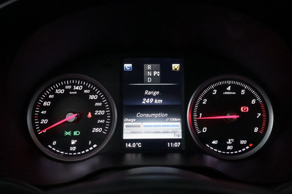 Mercedes-Benz C 2016 Harmaa