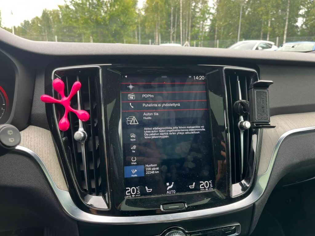 Volvo V60 2020 Musta