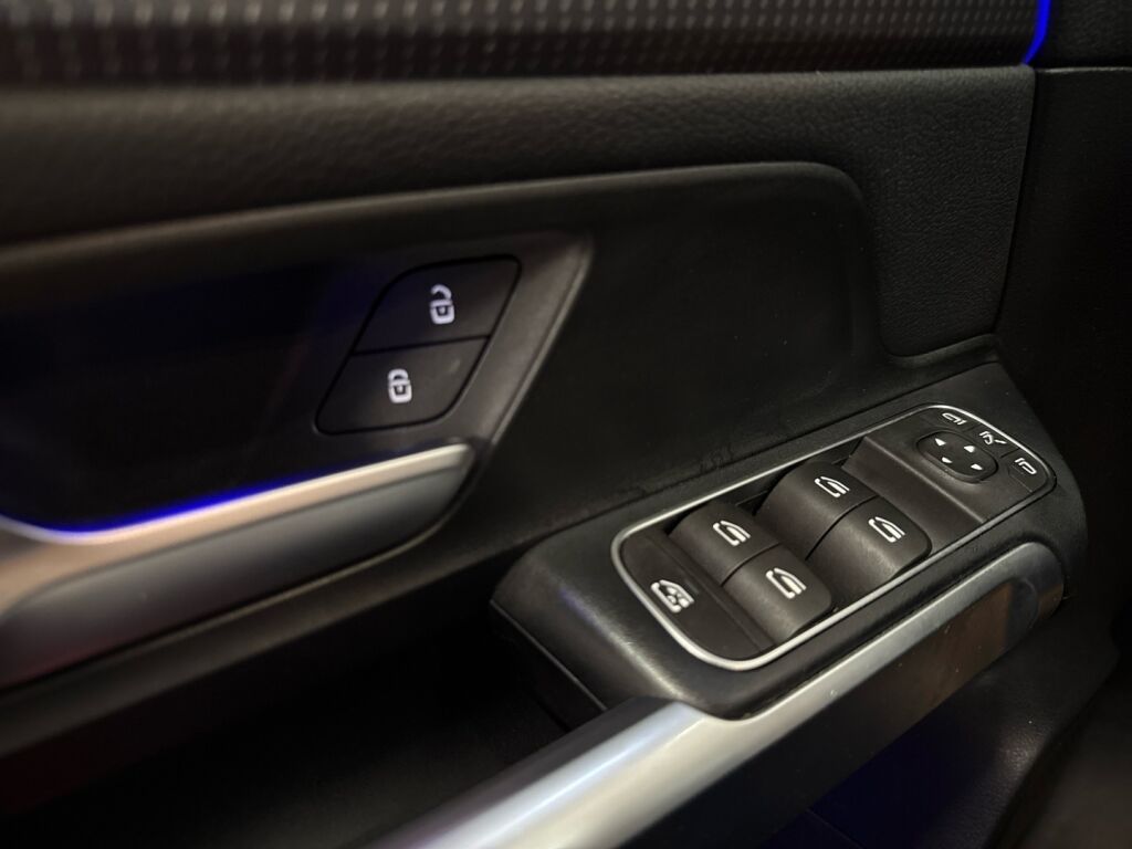 Mercedes-Benz EQB 2023 Valkoinen