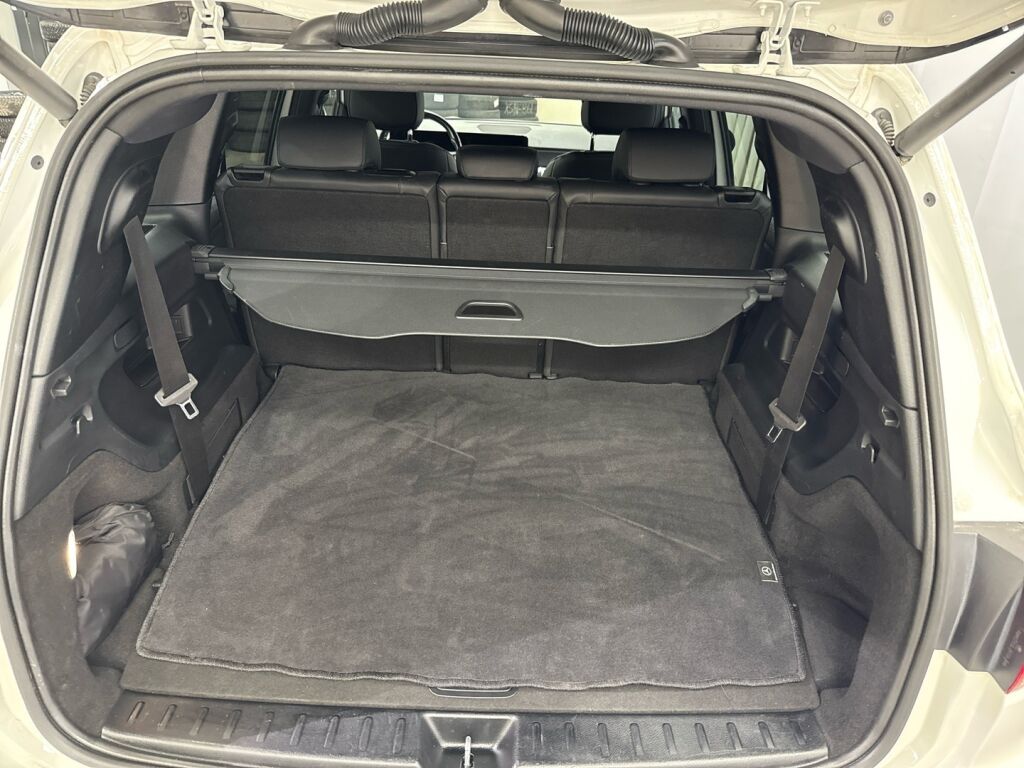 Mercedes-Benz EQB 2023 Valkoinen