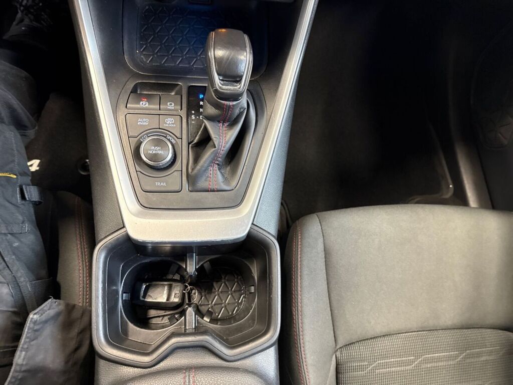 Toyota RAV4 Plug-in 2023 Musta