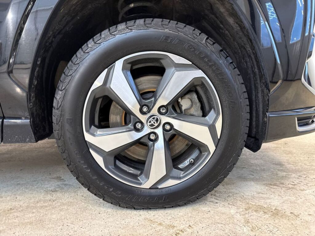 Toyota RAV4 Plug-in 2023 Musta