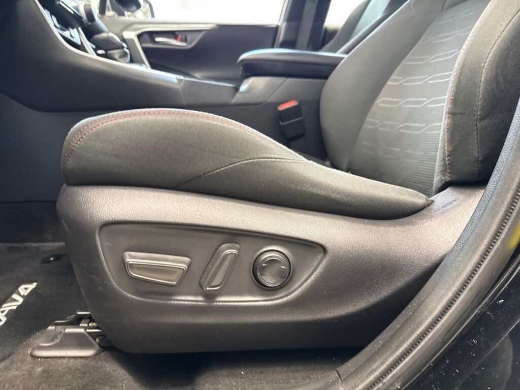 Toyota RAV4 Plug-in 2023 Musta