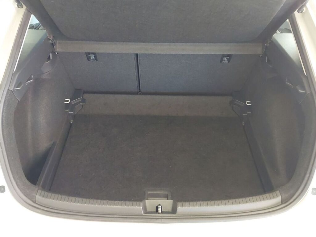Volkswagen Taigo 2023 Harmaa