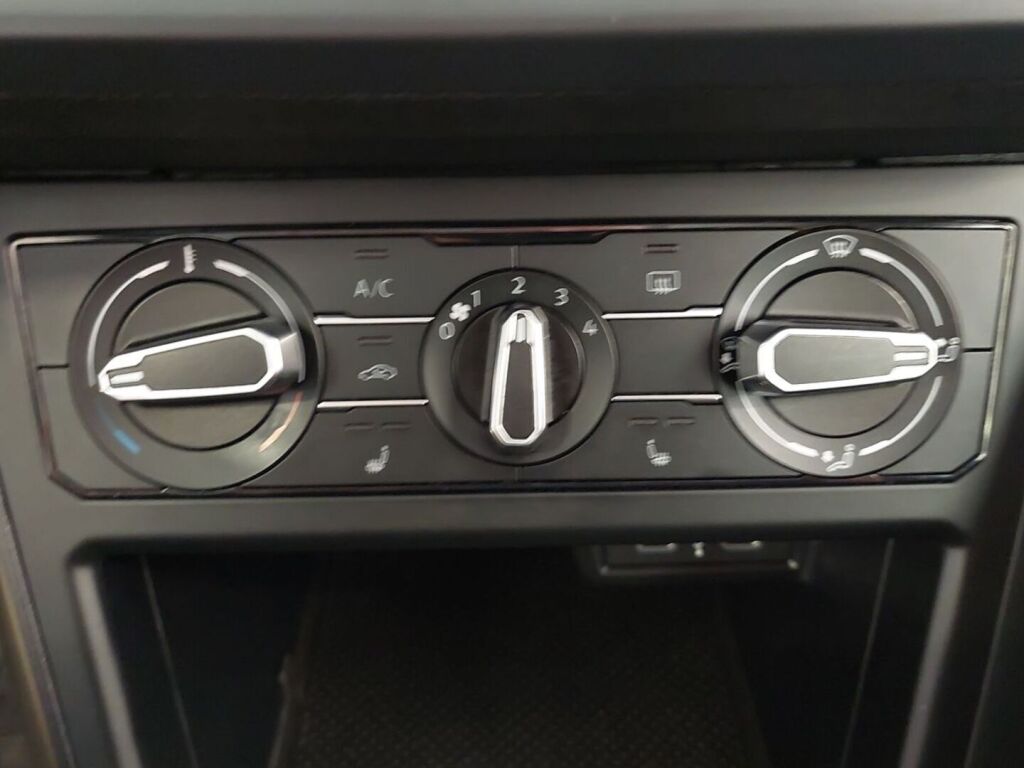 Volkswagen Taigo 2023 Harmaa