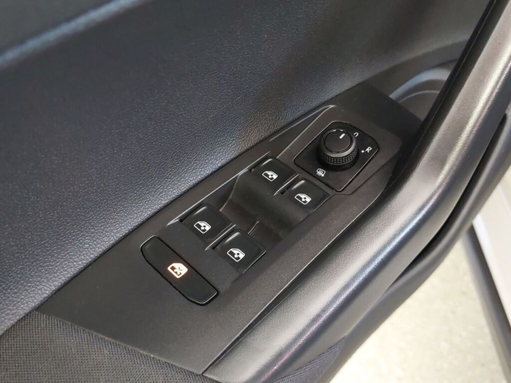 Volkswagen Taigo 2023 Harmaa