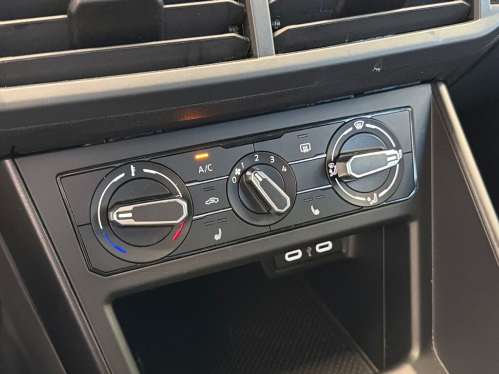 Volkswagen Taigo 2023 Harmaa