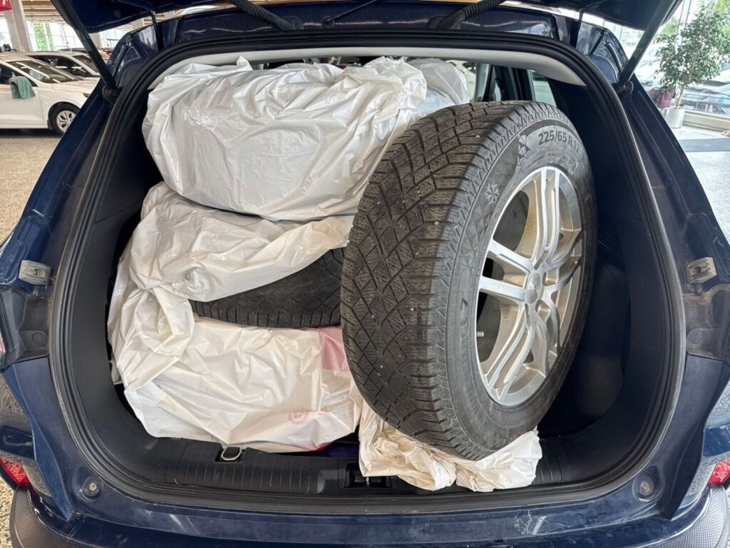 Ford Kuga 2023 Sininen