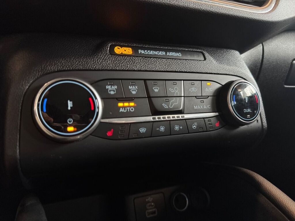 Ford Kuga 2023 Sininen