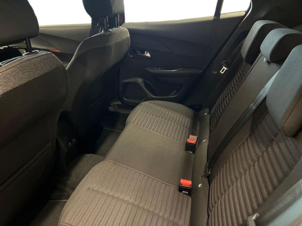 Peugeot e-2008 2023 Oranssi