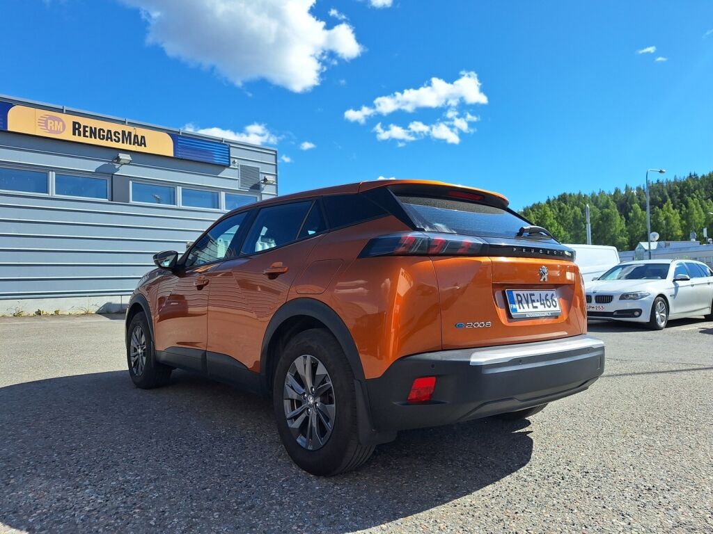 Peugeot e-2008 2023 Oranssi