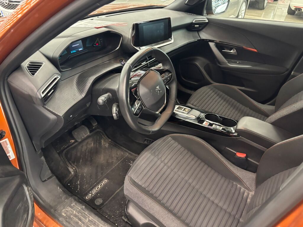 Peugeot e-2008 2023 Oranssi