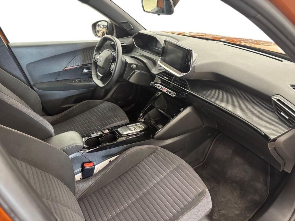 Peugeot e-2008 2023 Oranssi