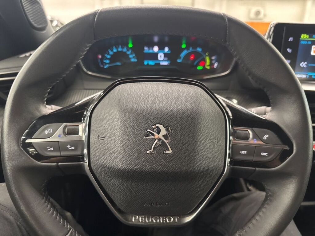 Peugeot e-2008 2023 Oranssi