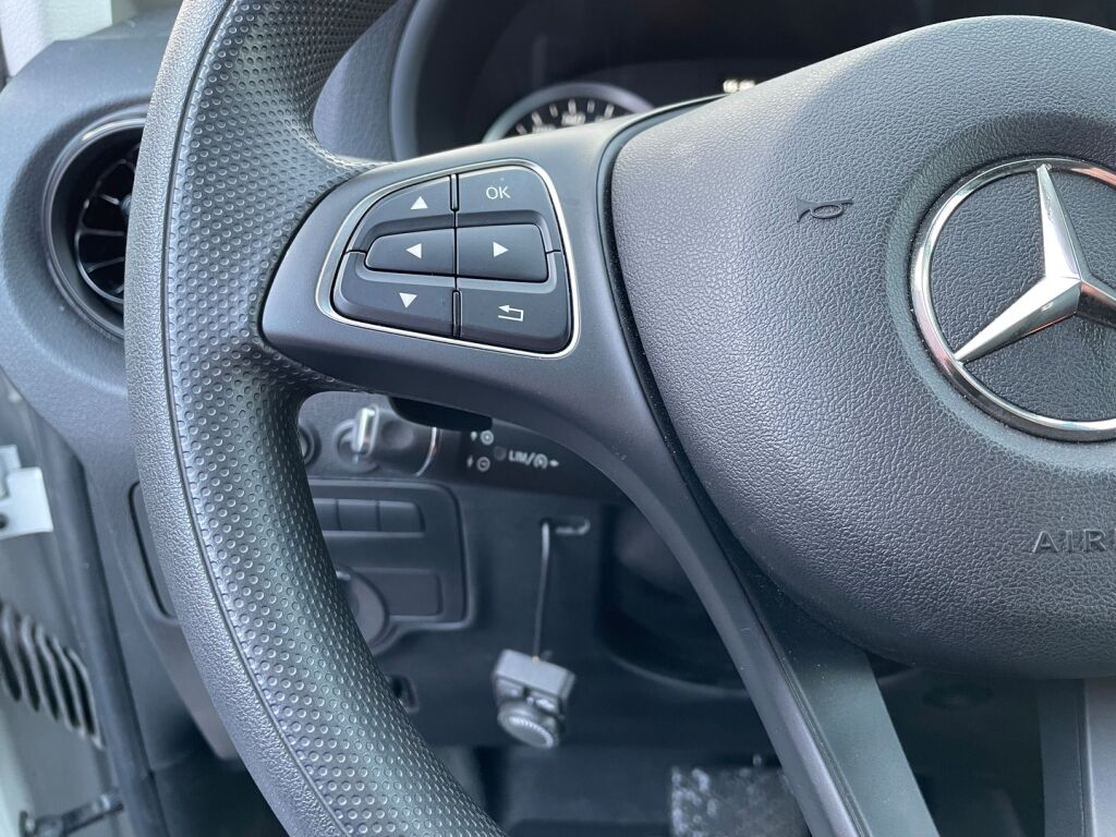 Mercedes-Benz Vito 2023 Valkoinen