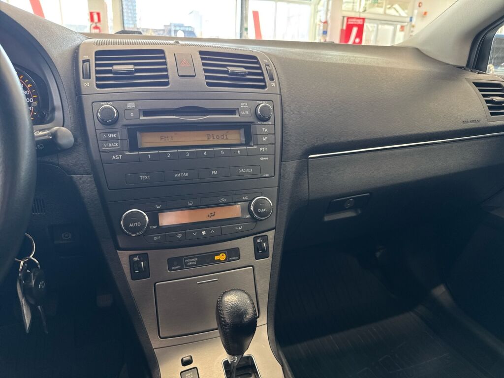 Toyota Avensis 2010 Harmaa
