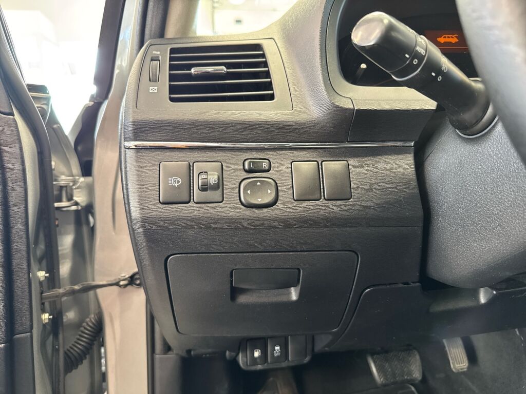 Toyota Avensis 2010 Harmaa